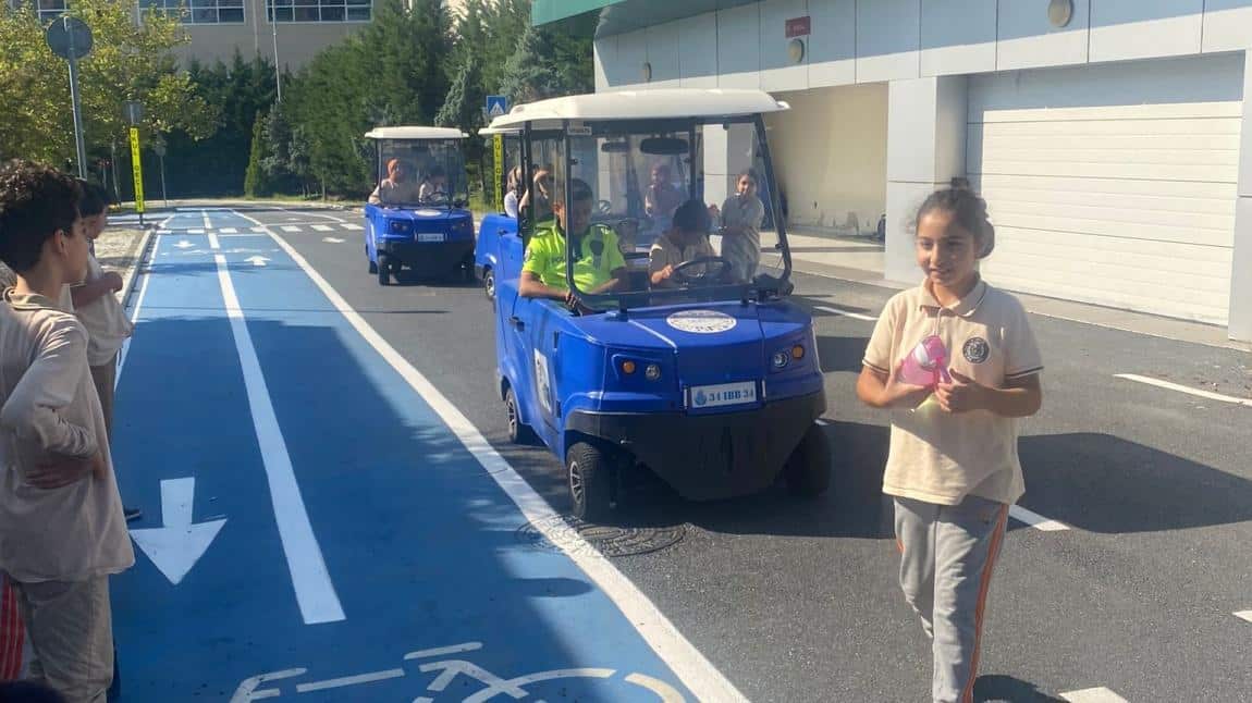 Öğrencilerimiz İBB Bağcılar Çocuk Trafik Eğitim Parkında Hem Eğlendi Hem Öğrendi.