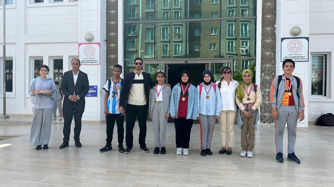 Öğrencilerimiz TÜGVA Kitap Kurdu Yarışmasında İstanbul Derecesi Elde Etti...